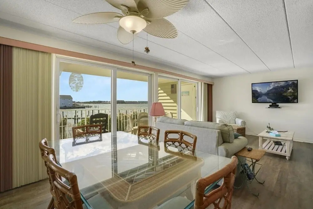 Thunder Island 139d 2 Bedroom Condo by RedAwning