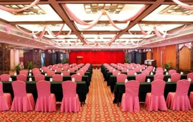 Huizhou Three Suns Hotel