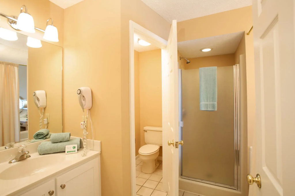 Pointes North Beachfront Hotel - 2 Person Spa Tub Studios