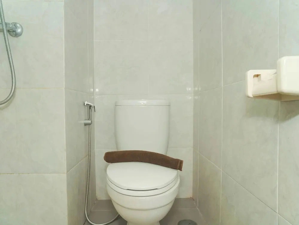 2 Pax Wooden Touch Studio At Parkland Avenue Apartment