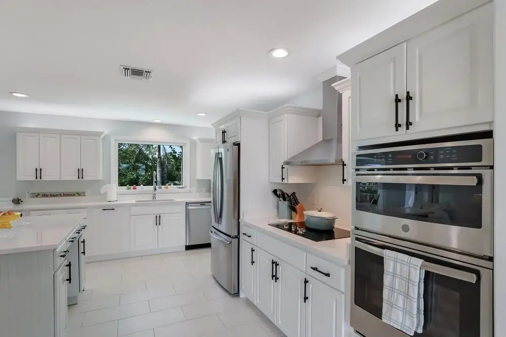 Flamingo Bay 4 Bedroom Home by RedAwning