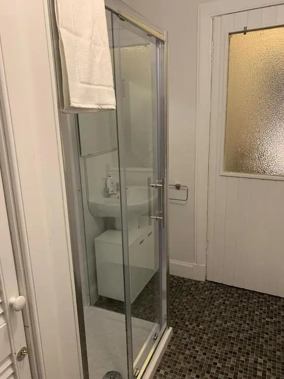Apartment 39c