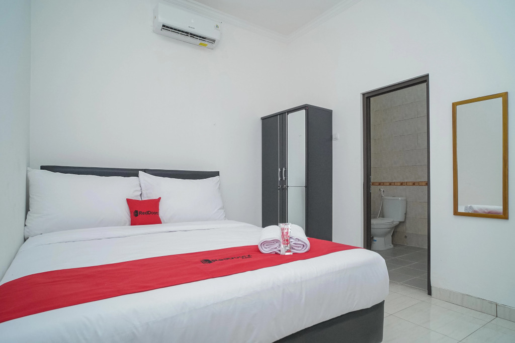 RedDoorz near RS Patria IKKT