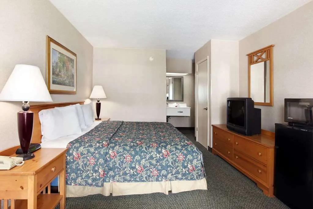 Ramada Florence Center