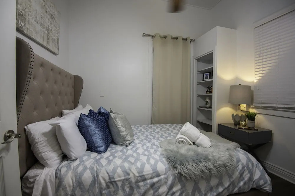 Elegant NOLA Chateau: Prime Spot - By YouRent