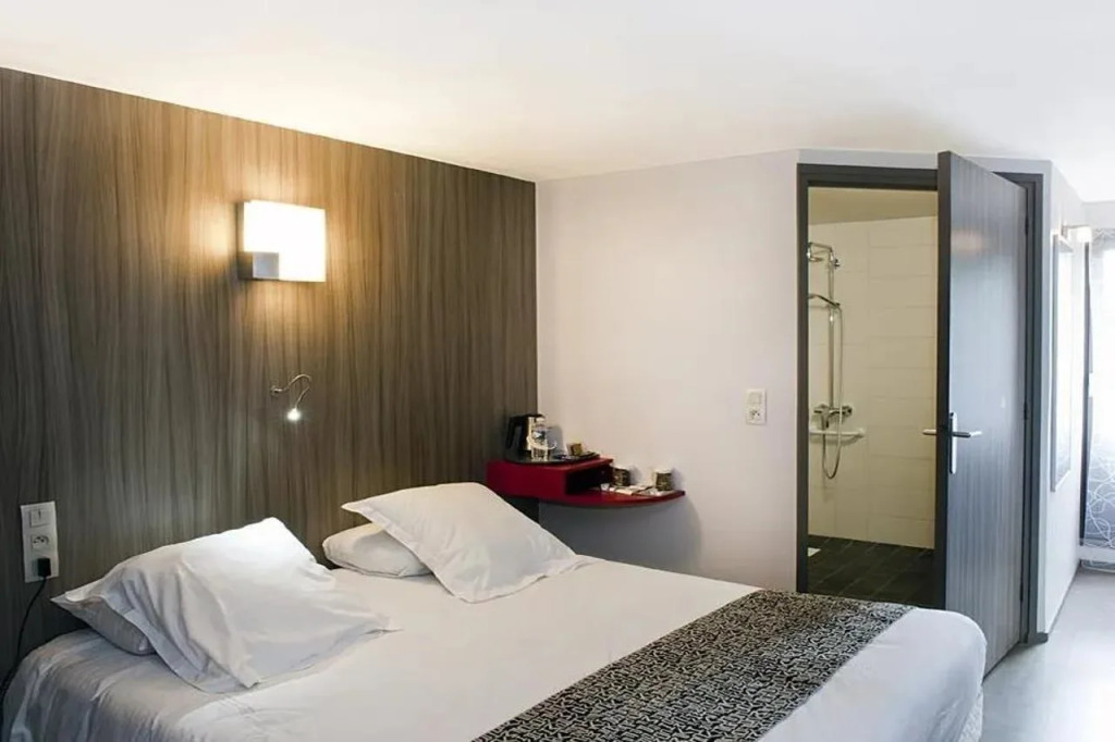 Brit Hotel La Ferte Bernard