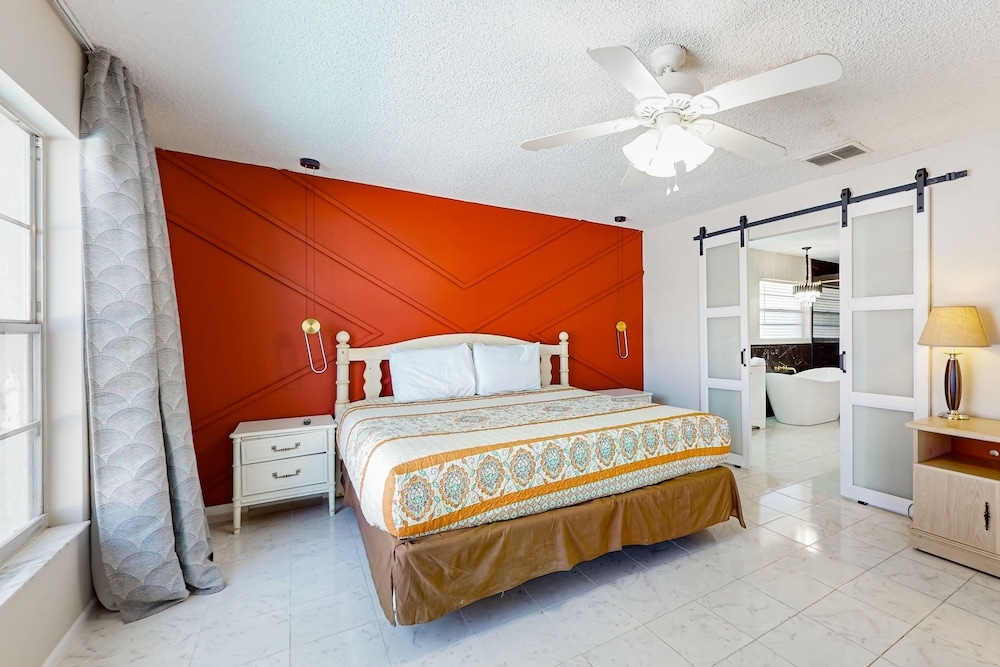 Spacious Dog-friendly Home W/private Pool, Pong Pong, Near Disney