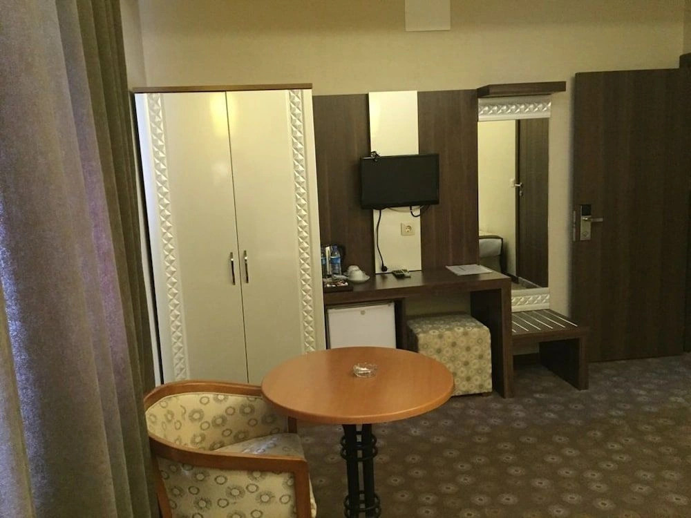 Cenas Otel