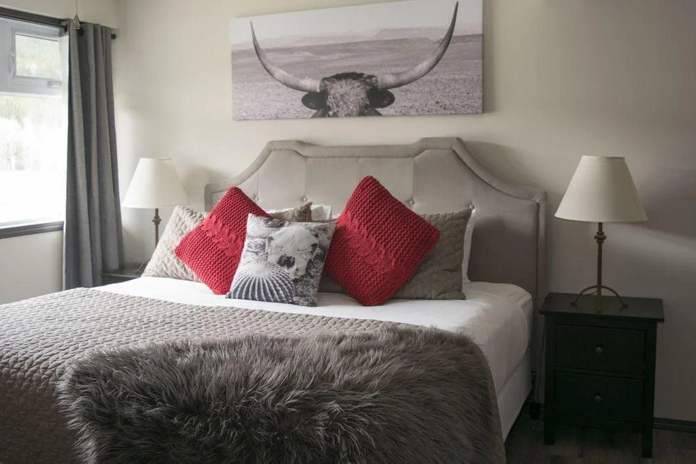 Yamnuska Suites