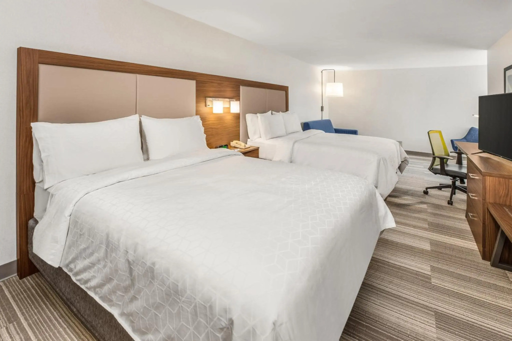 Holiday Inn Express & Suites Tacoma by IHG