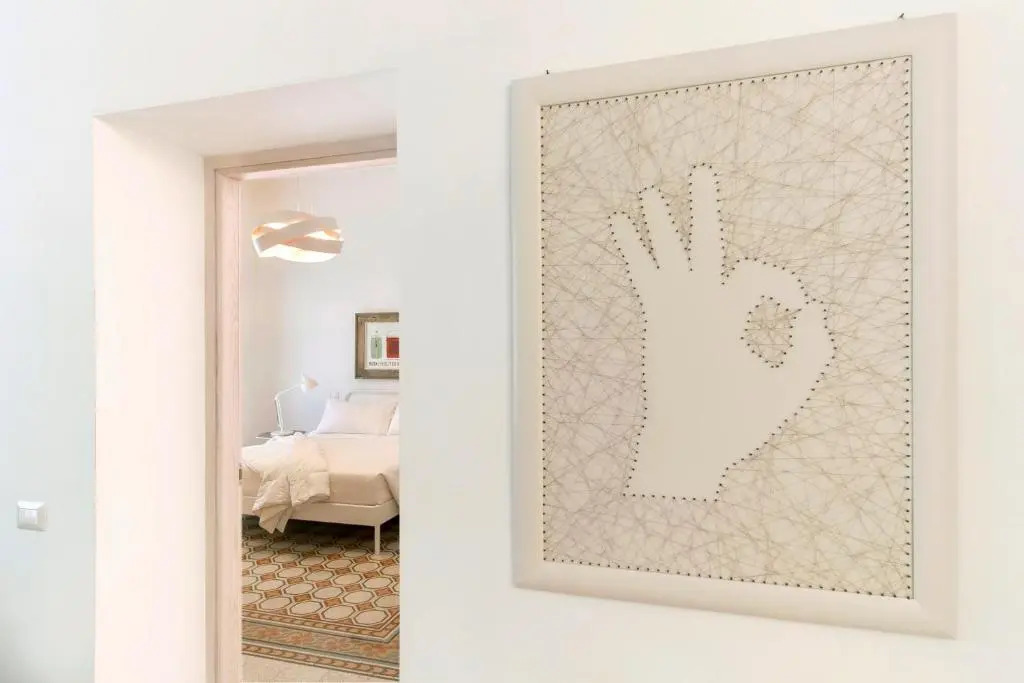 Modern Comfort, Poetic Charm