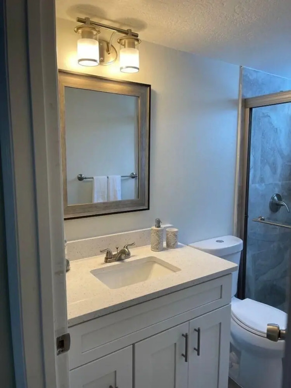 Three Bedroom Apartment #7 -- 2737 NPB -- Vusa Three Bedroom Condo Apartment