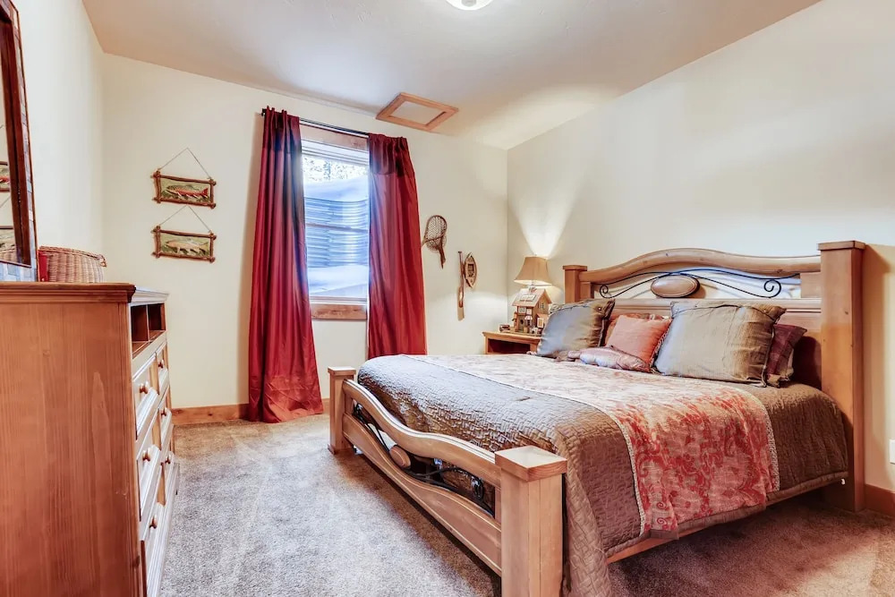 Secluded 6br W/ Hot Tub, Fire Pit & Chef's Kitchen 6 Bedroom Home