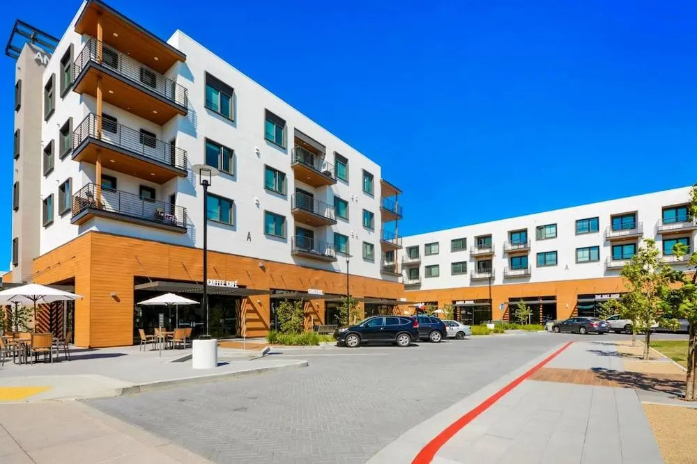 Bluebird Suites near Facebook HQ