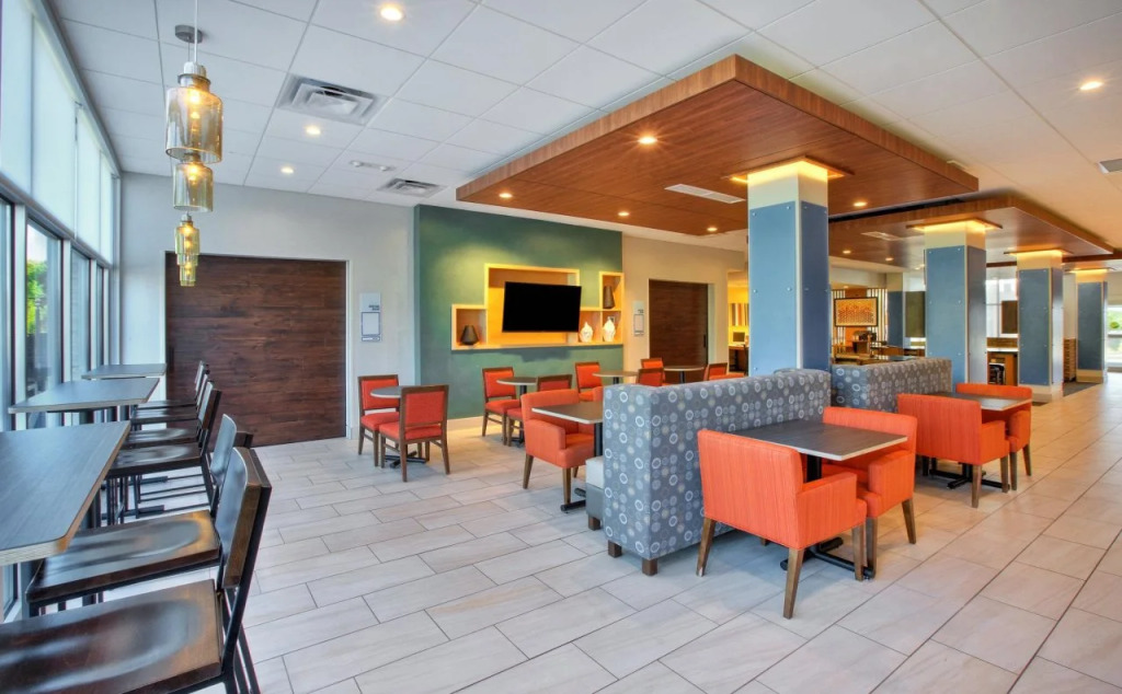 Holiday Inn Express & Suites New Castle by IHG