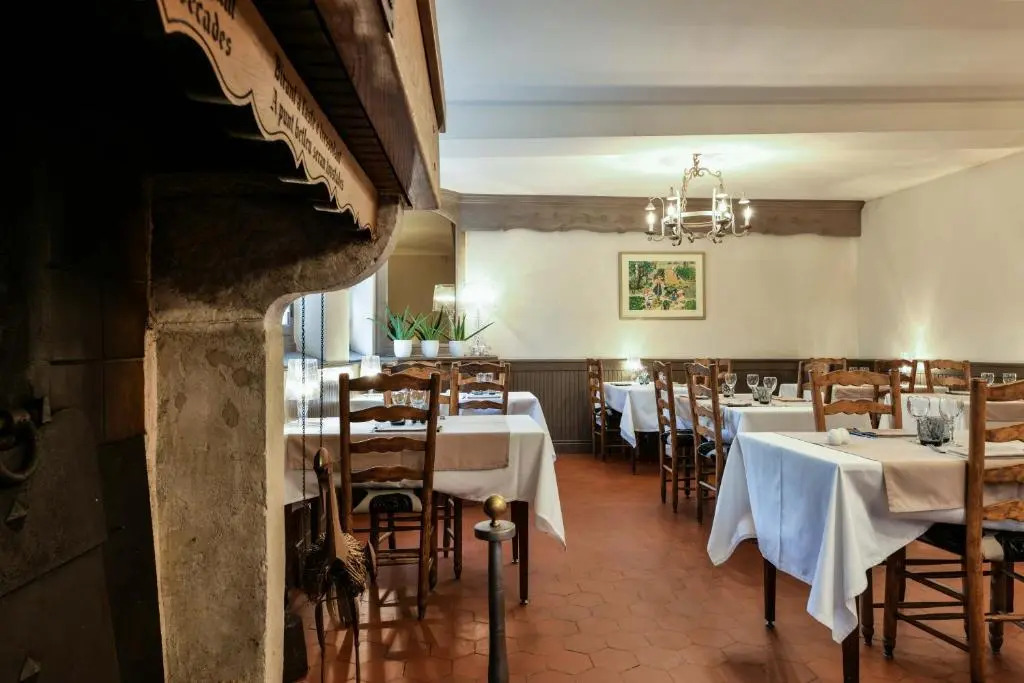 Logis Hôtel le Commerce- Darracq