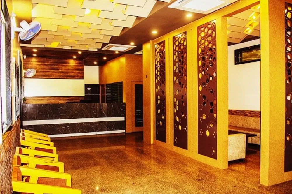 Hotel Charan Kamal