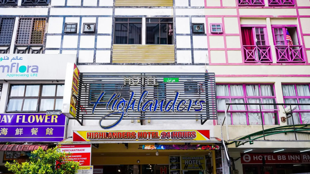 Highlanders Hotel