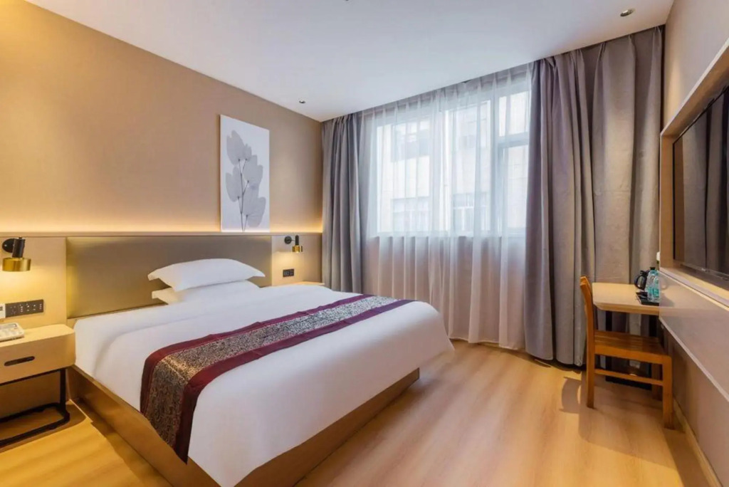 GreenTree Inn Express Hotel (Jinshan Avenue, Juyuanzhou Metro Station)