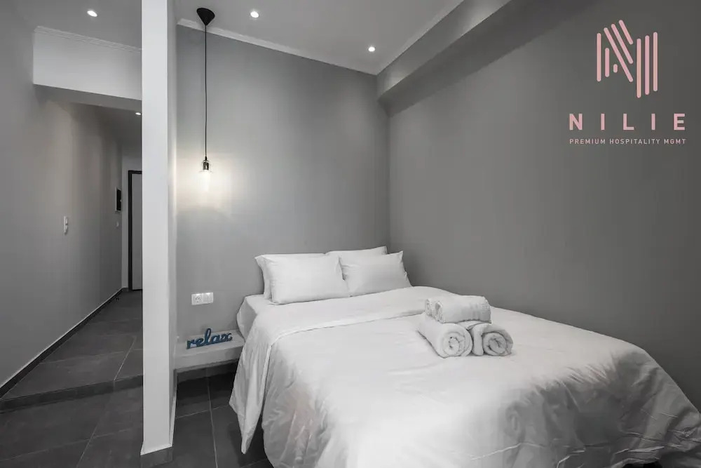 Venus, Nilie Hospitality MGMT