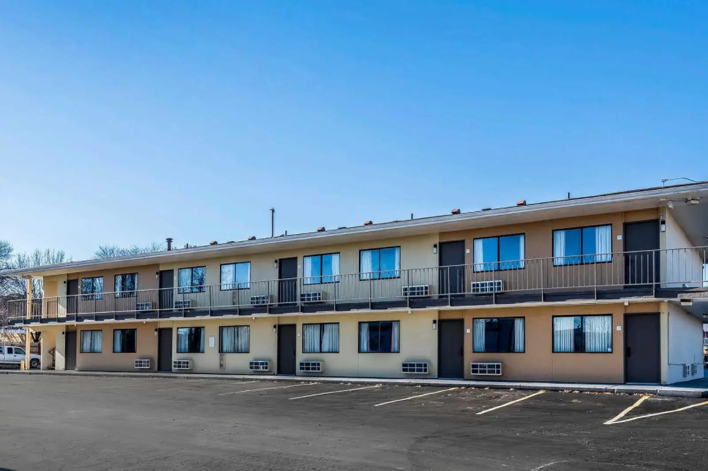 Rodeway Inn & Suites