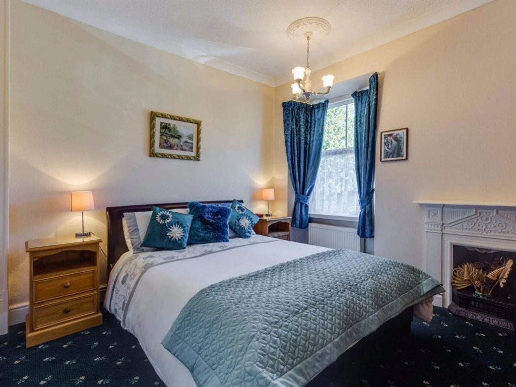 Lindisfarne House - Guest house