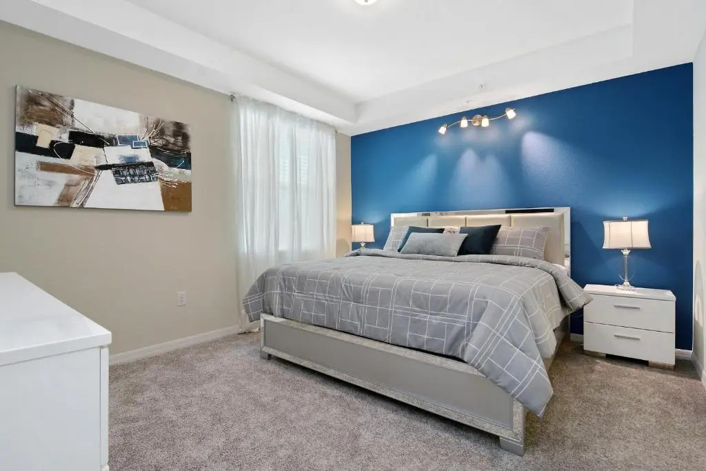 Three Bedrooms Storey Lake Orlando 201
