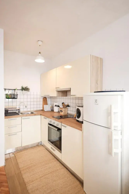 Modern Apartment With Terrace Near old Town