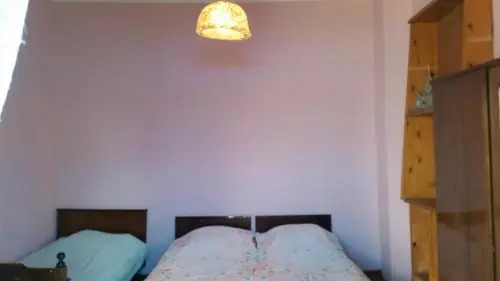 Guest House 32