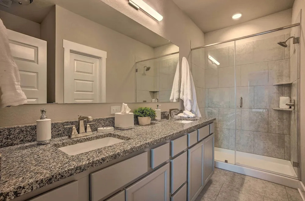 College Station Townhome w/ Furnished Patio!