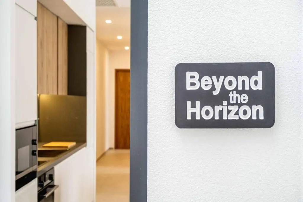 Villa Beyond the Horizon