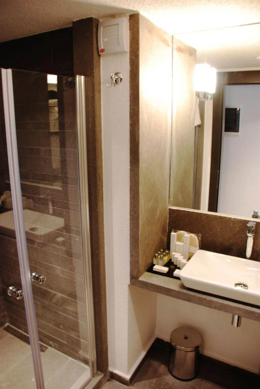 Check Inn Suite Hotel & SPA