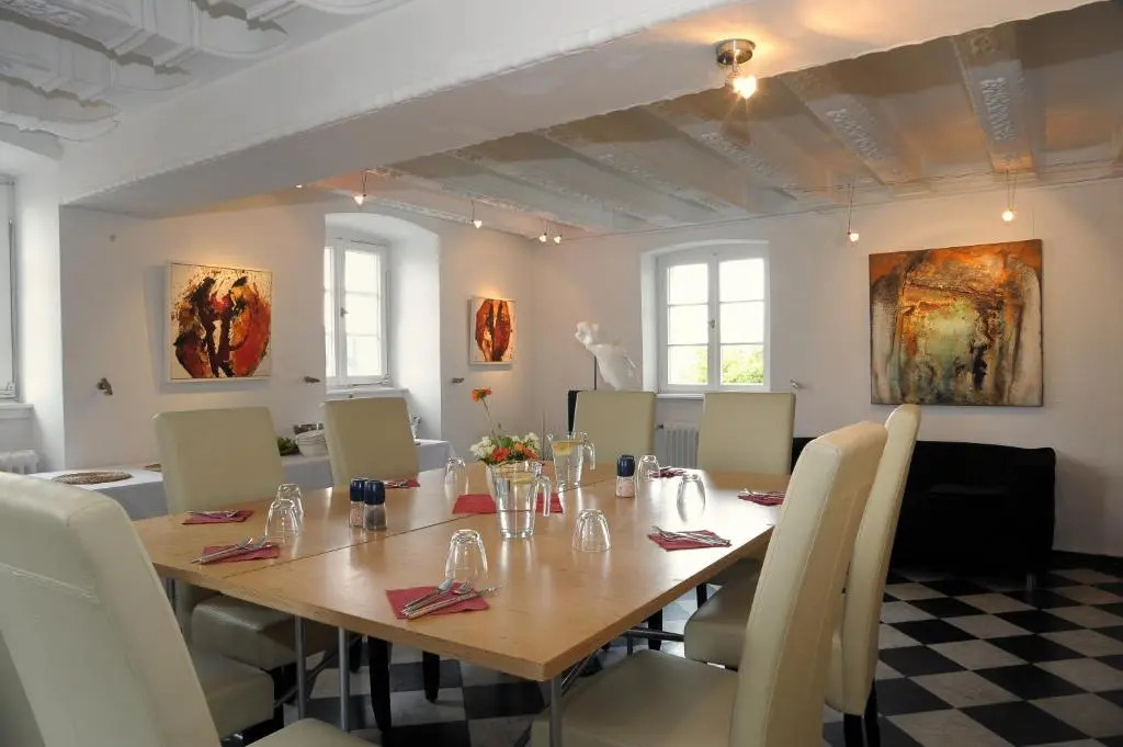 Rhein River Guesthouse - direkt am Rhein