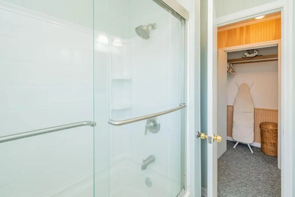Beach Barracks by Oak Island Accommodations