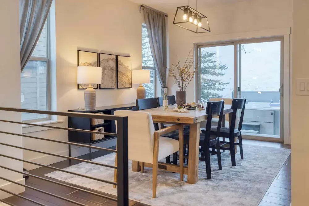Abigail Drive Year-round Retreat w/ Hot Tub Near Trails + Historic Main St