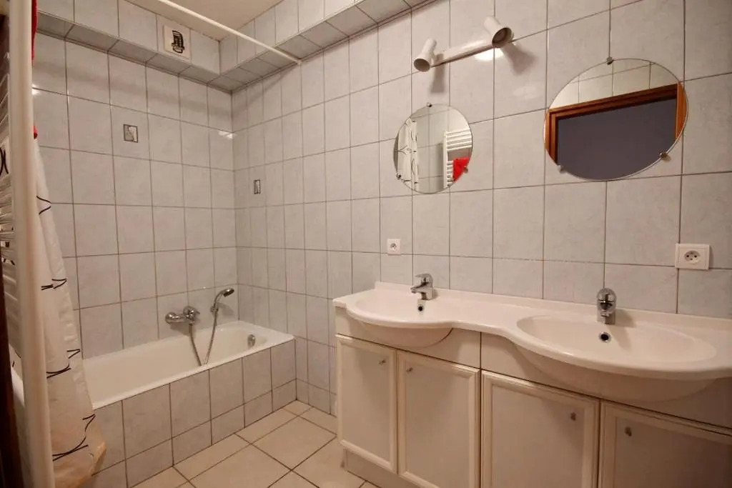 Deux Appartements Combinables - Proche Remontee Mecaniques - Morzine- 12 Personnes- Etoile 1&2