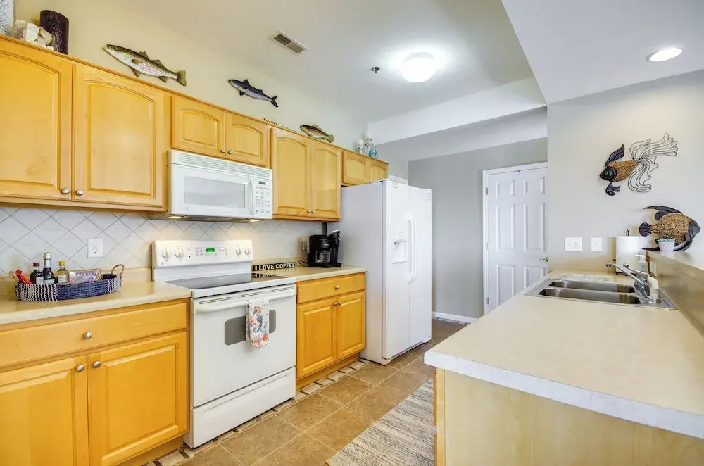 Family Condo w/ Views & Pool Access in Lake Ozark!