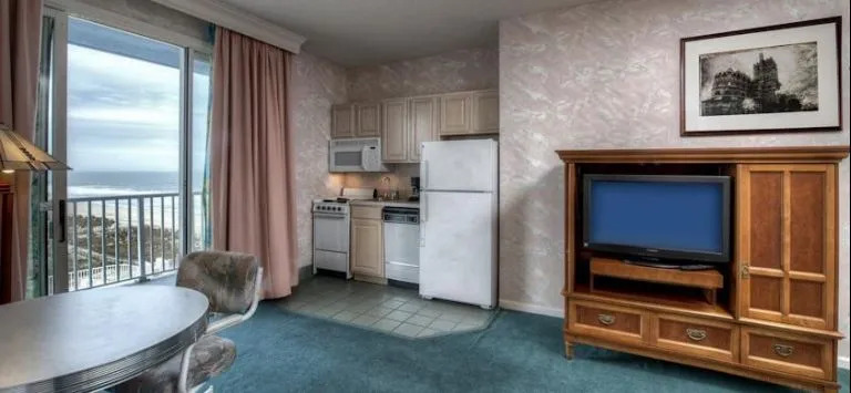 Quality Inn And Suites Beachfront
