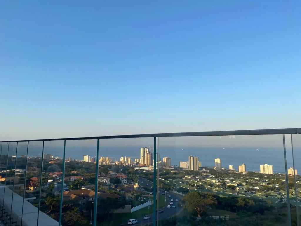 Umhlanga Arch 10th Floor- Sea Views!