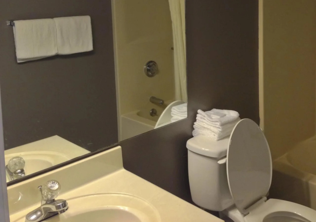 Travelers Inn and Suites
