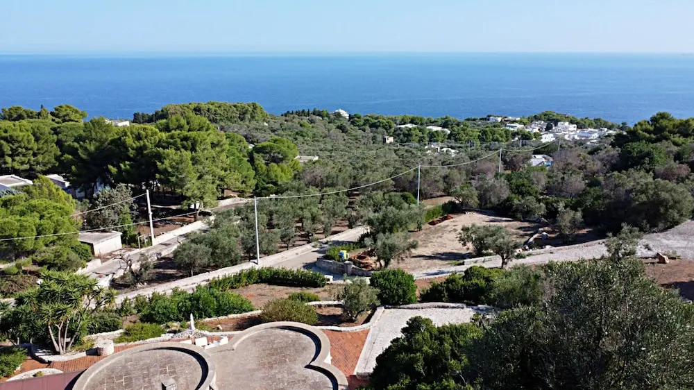 Villa Agapanto - Trullo Anthos con Vista Mare e Giardino Privato
