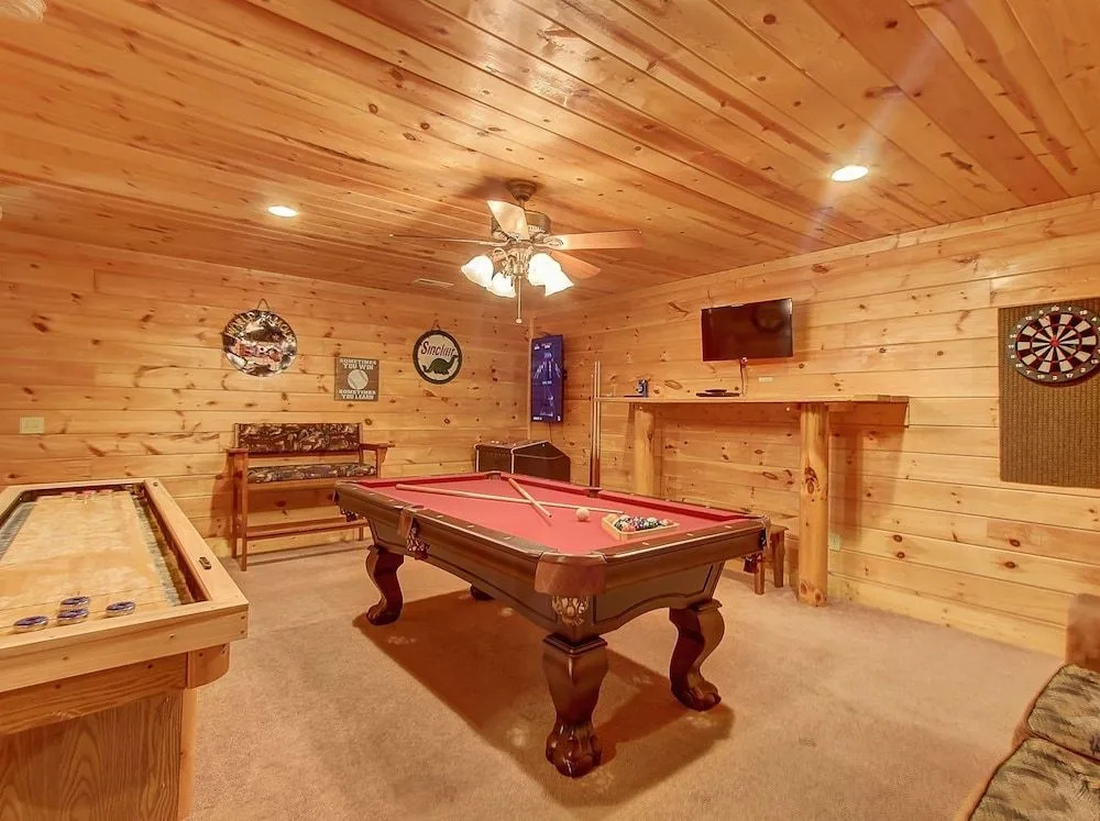 A Players Paradise 3 Bedrooms 3 Bathrooms Cabin