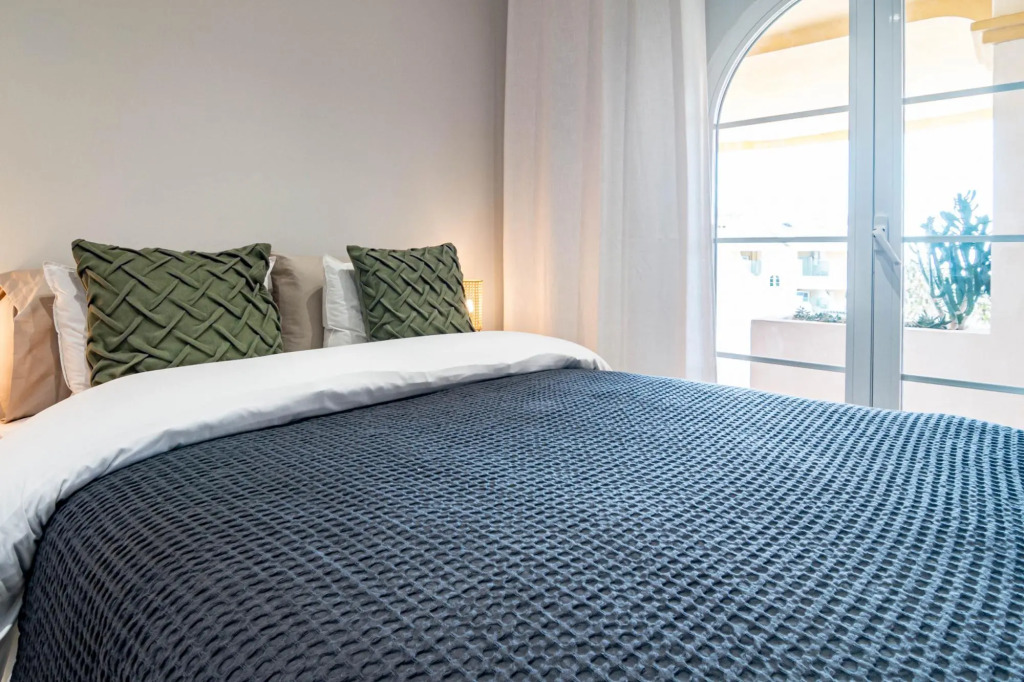 SAA3- Spacious apartment close to beach