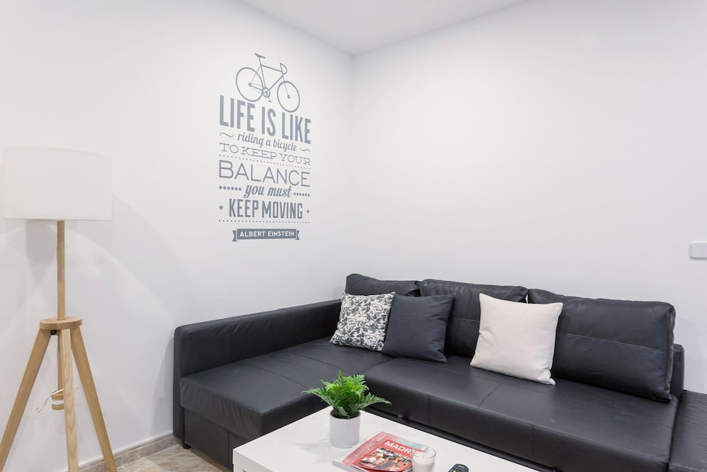 Design Apt. Historic District - Sol