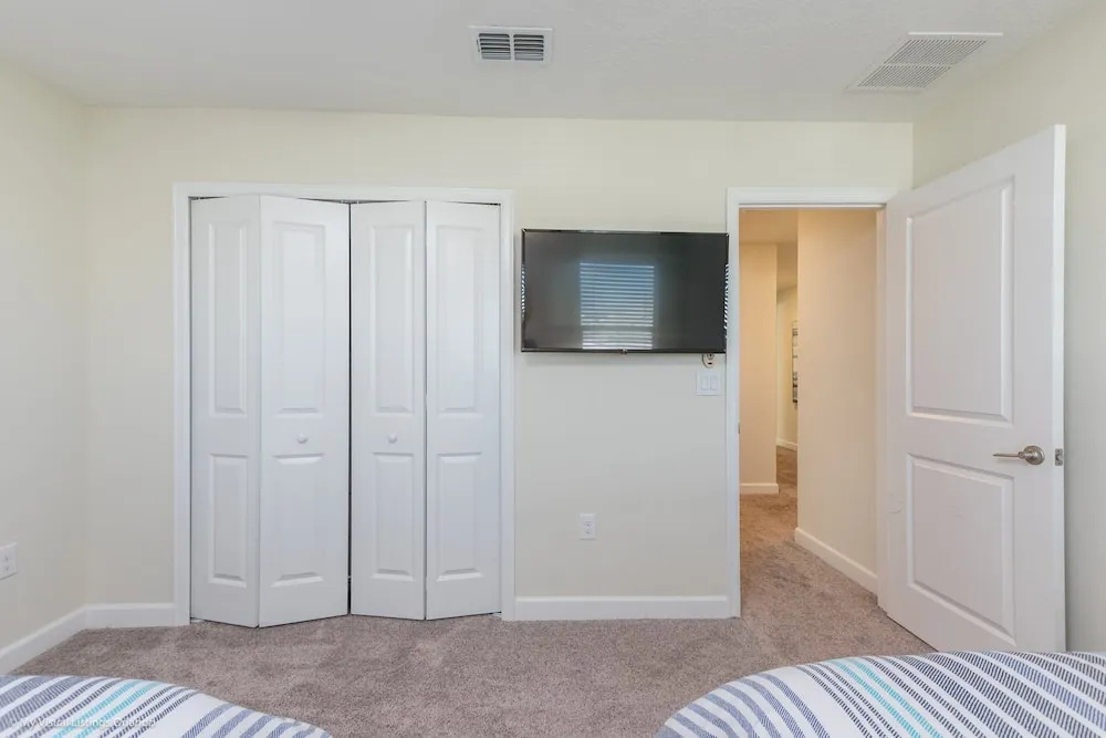 High End Champions Gate 6 Bdrm