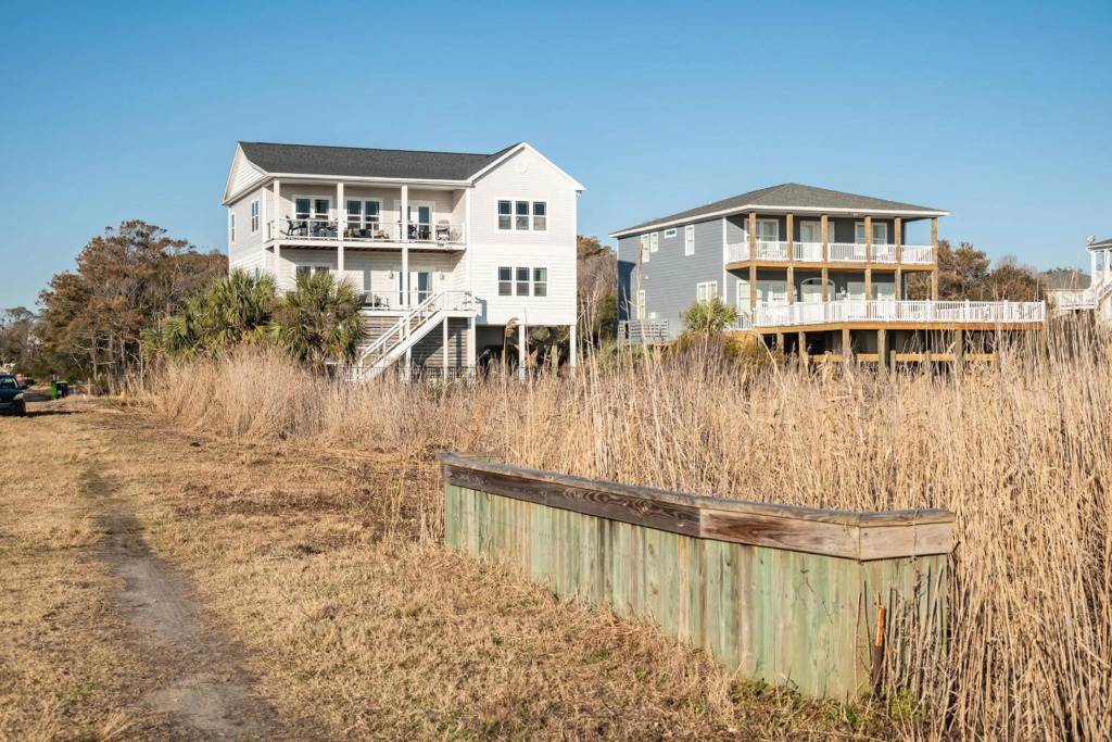 Ocean Wind by Oak Island Accommodations