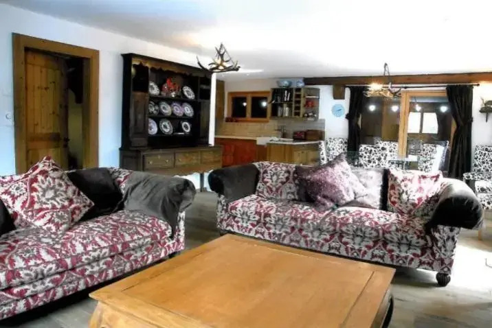 Chalet Grouse
