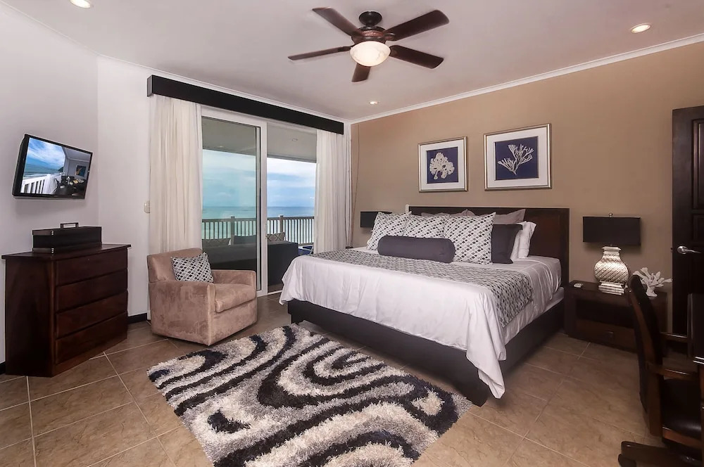 The Palms by Dream Makers