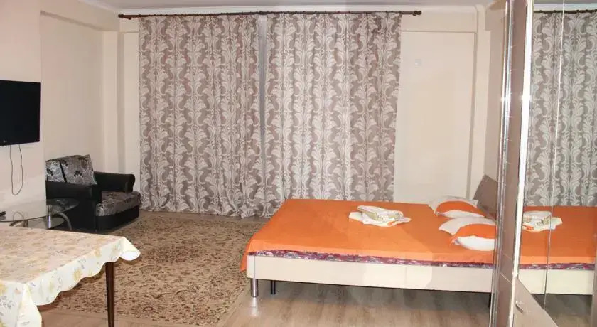 Houseroom I