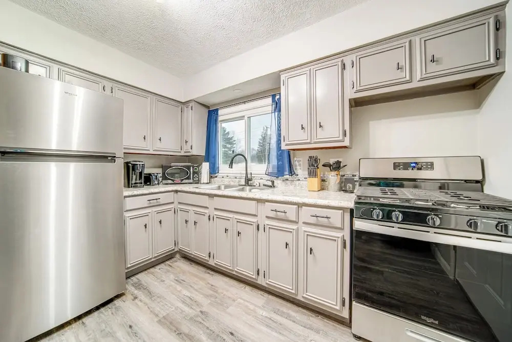 Conneaut Lake Apartment < 1 Mi to Waterfront!